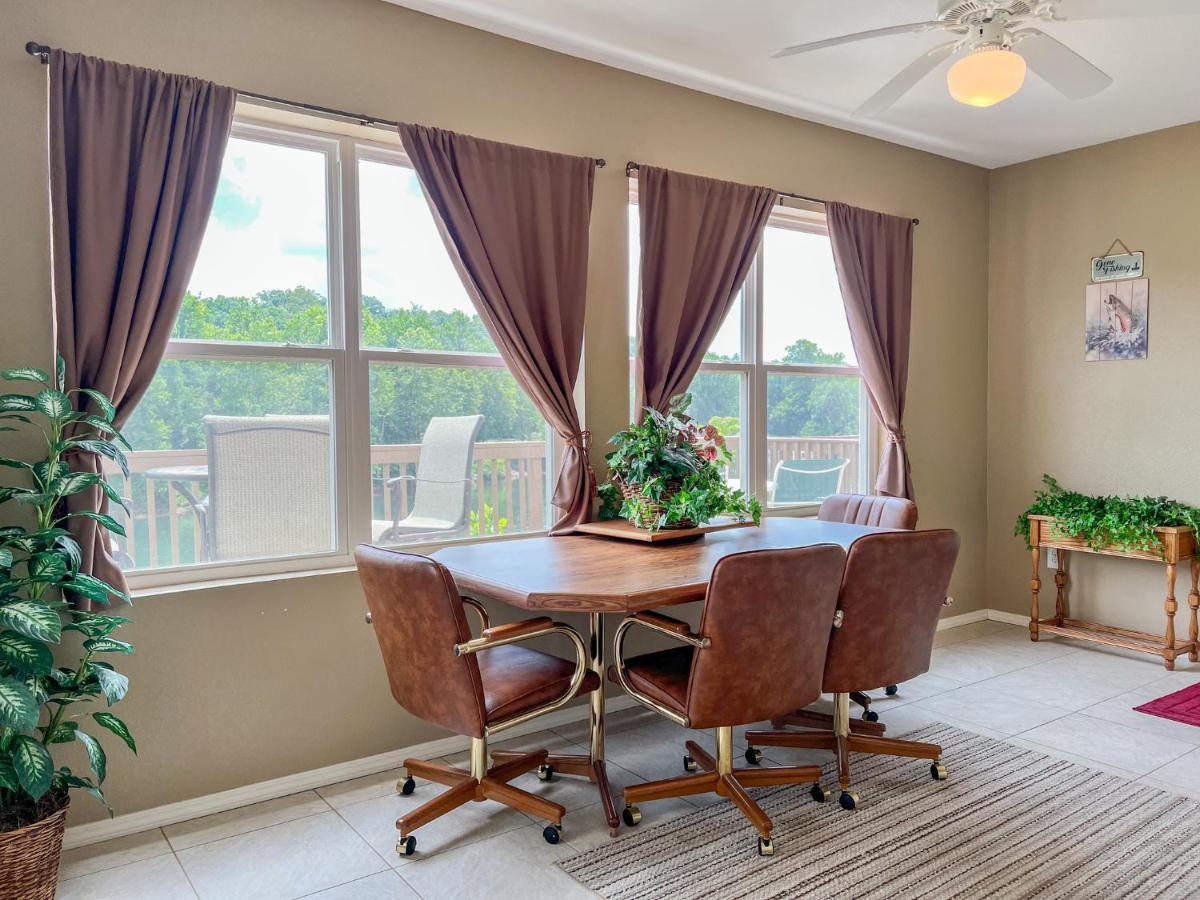 Lake Front 2Br Walk-In With Large Deck - Free Tickets Included - 79-1 Branson Exteriér fotografie
